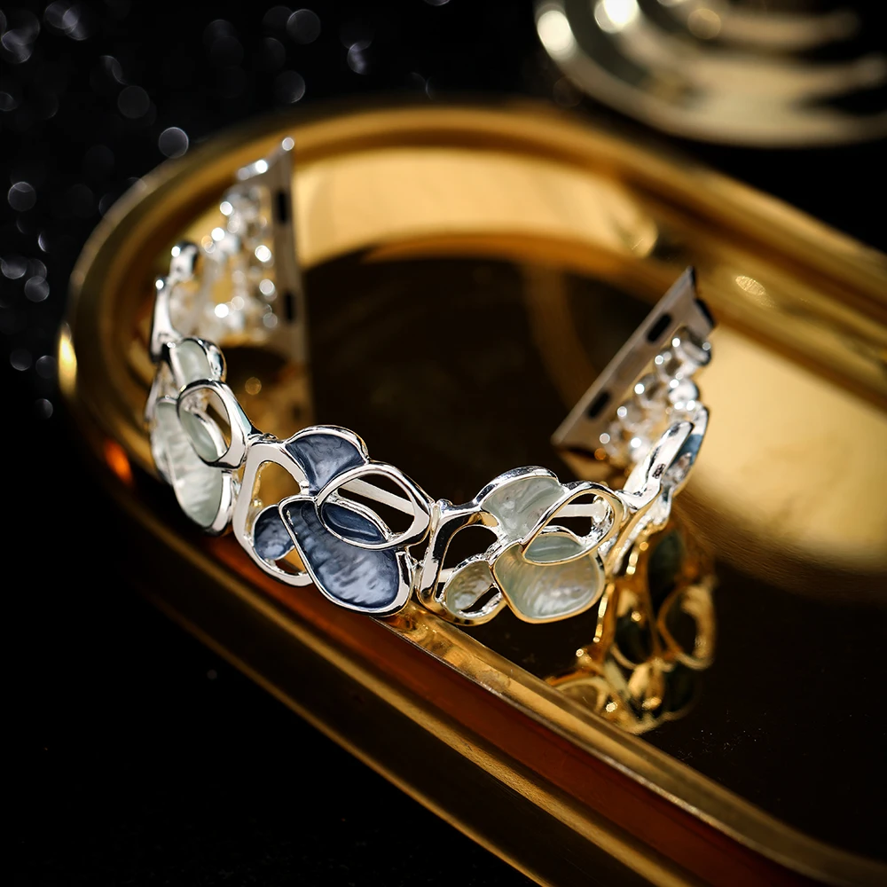 Модный металлический ремешок с цветком для Apple Watch Ultra 2 49 мм 40 44 45 38 42 мм Женский эластичный браслет на запястье для iWatch 9 8 7 SE 6 5 4