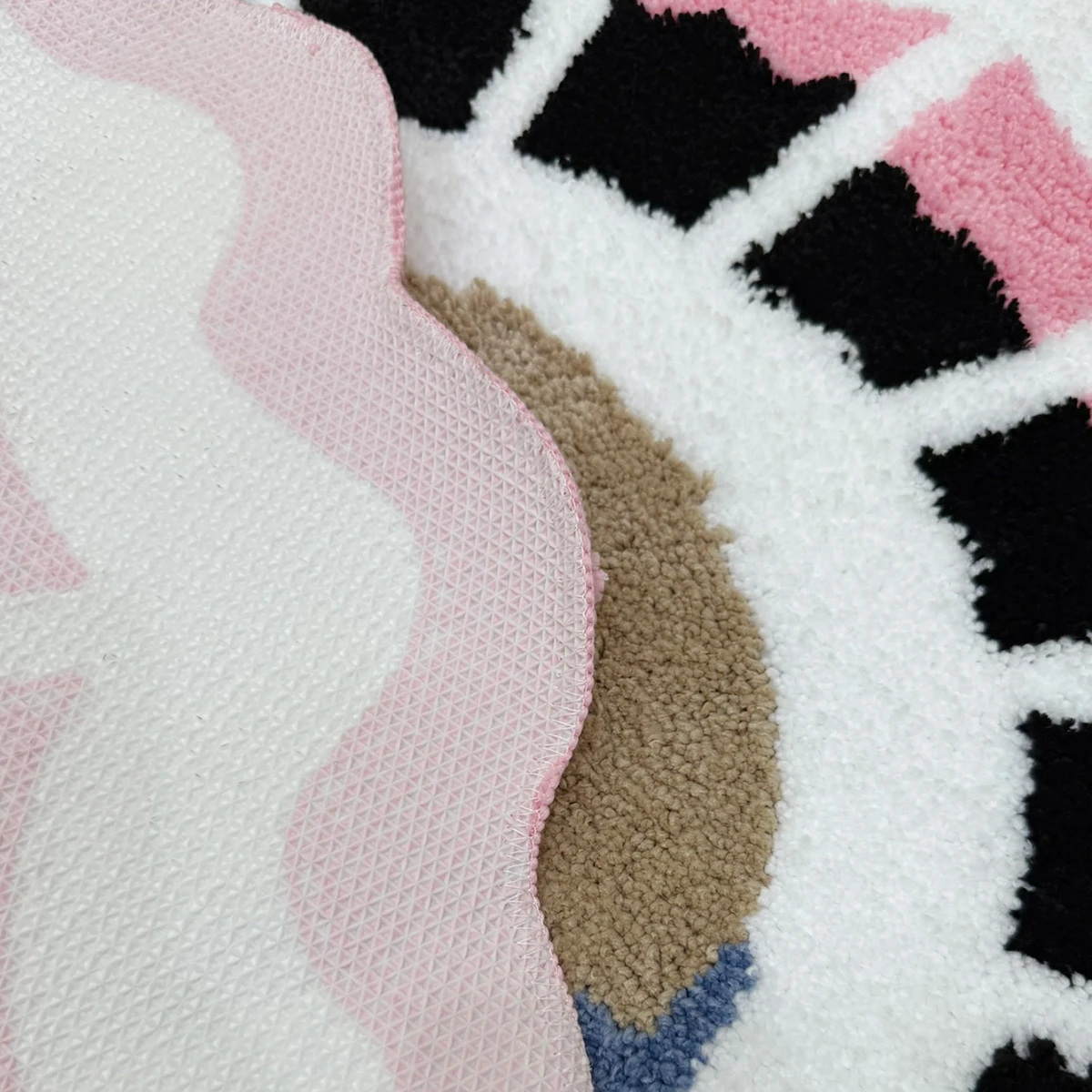 Kreativer getufteter Teppich mit Globusmuster, Farbblock-Fächerkante, flauschiger Teppich, künstlerische Dekor-Bodenmatte für Schlafzimmer und Wohnzimmer – Detail 7