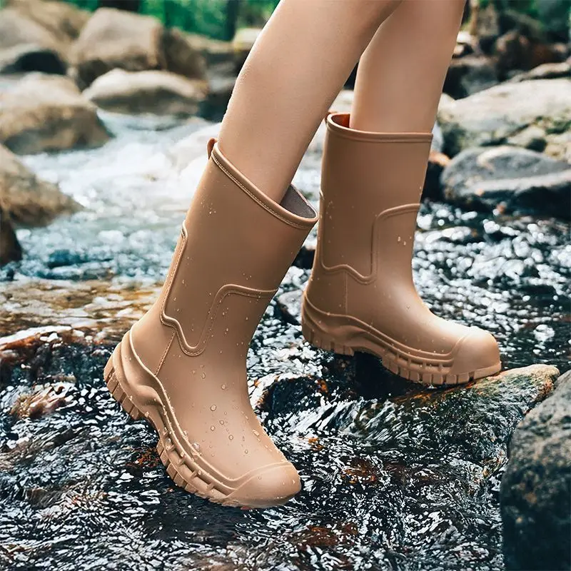 

​​Korean Style Women's Mid-Calf Waterproof Rain Boots Non-Slip Warm Rubber Water Shoes for Adult Outdoor/Work Fashion Design