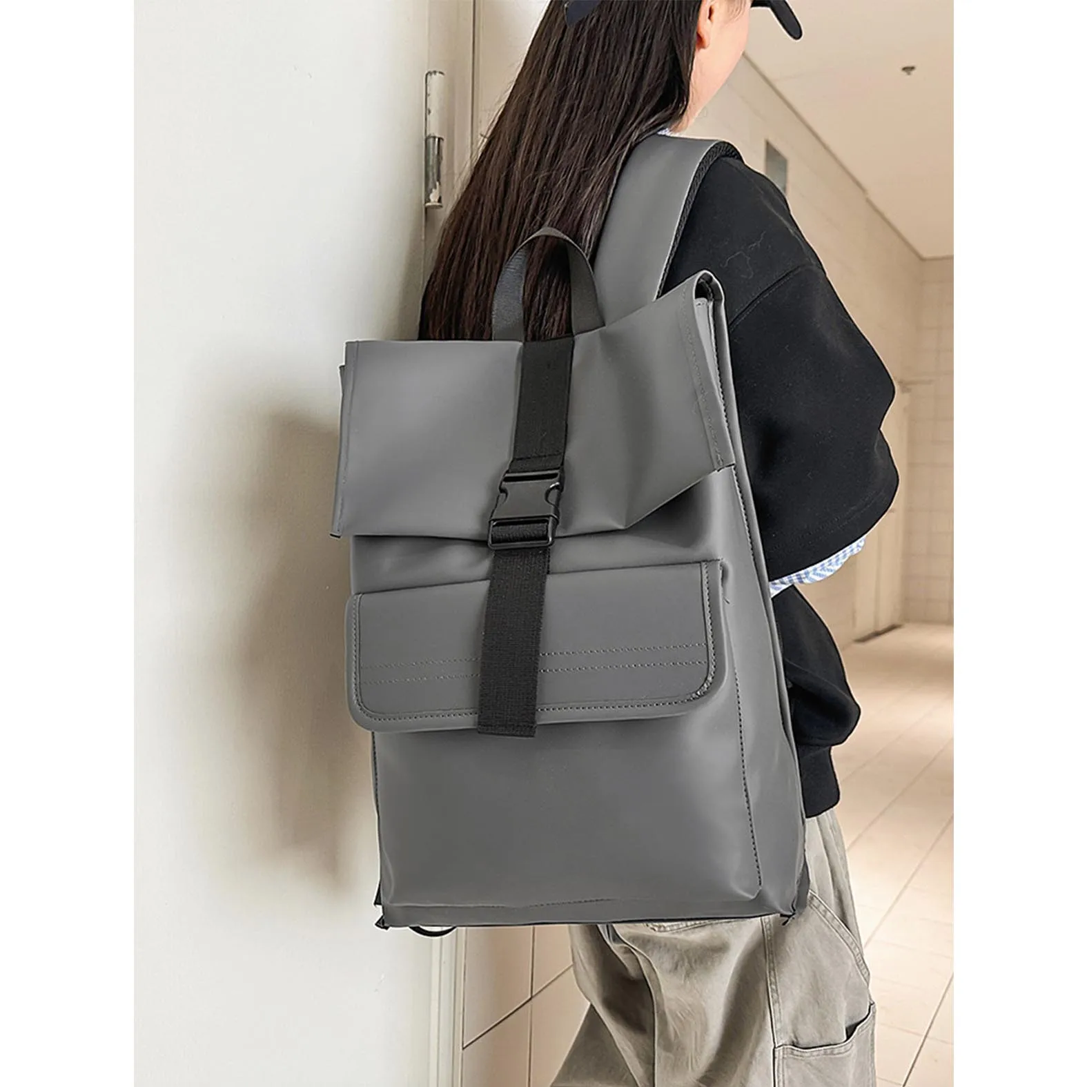 

2025 New Solid Color Backpack Trendy Fashion Versatile Computer Bag Waterproof Large Capacity Outdoor Leisure Backpack