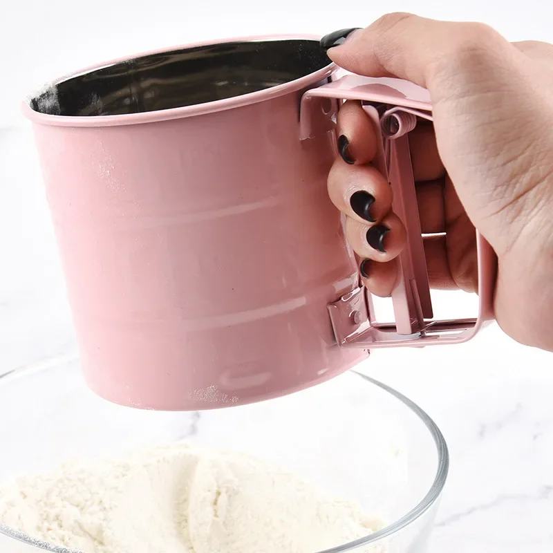 Flour Sifter Baking Tool Semi-automatic Hand-Held Flour Shaker Hand Pressing Type Flour Sieve Pink Kitchen Accessories Cake