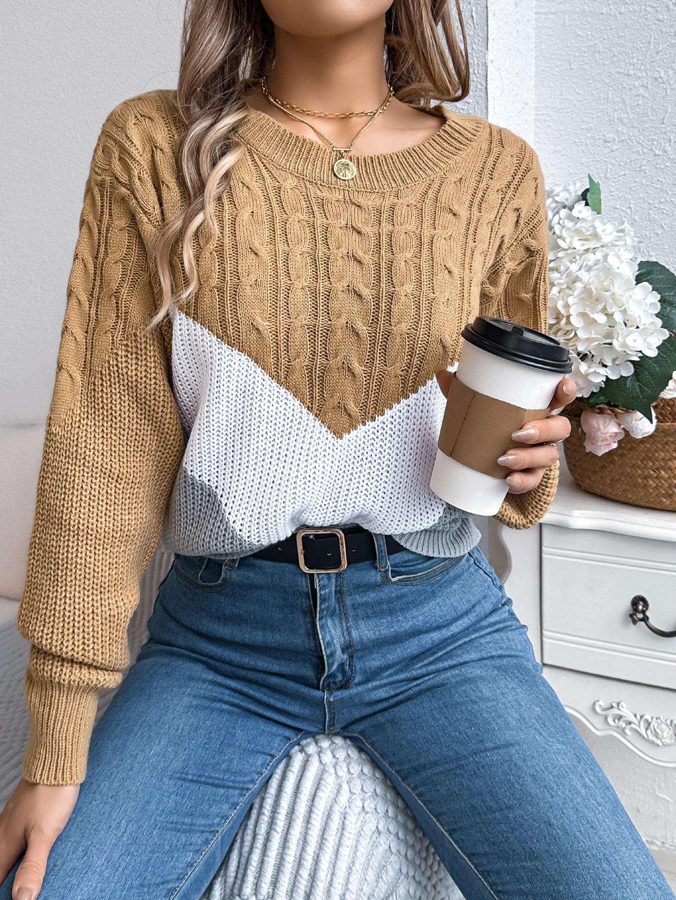 Autumn and Winter Casual Color Blocking Versatile Round Neck Long Sleeved Pullover Sweater for Women