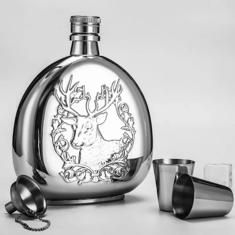 High-end Stainless Hip Flask Set，17OZ Whisky Bottle with Exquisite Relief Deer Pattern Alcohol Flask Suitable As Gift for Men