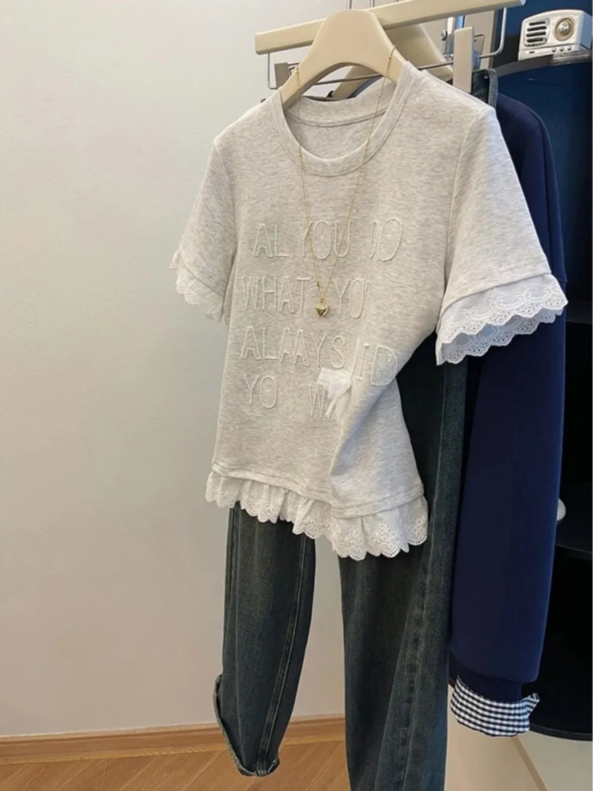 

Gray Lace Splice Fake Two-Piece Short Sleeve T-Shirt Women's Spring Slim Fit Short Style Small Figure Top Ins Style Commute S...