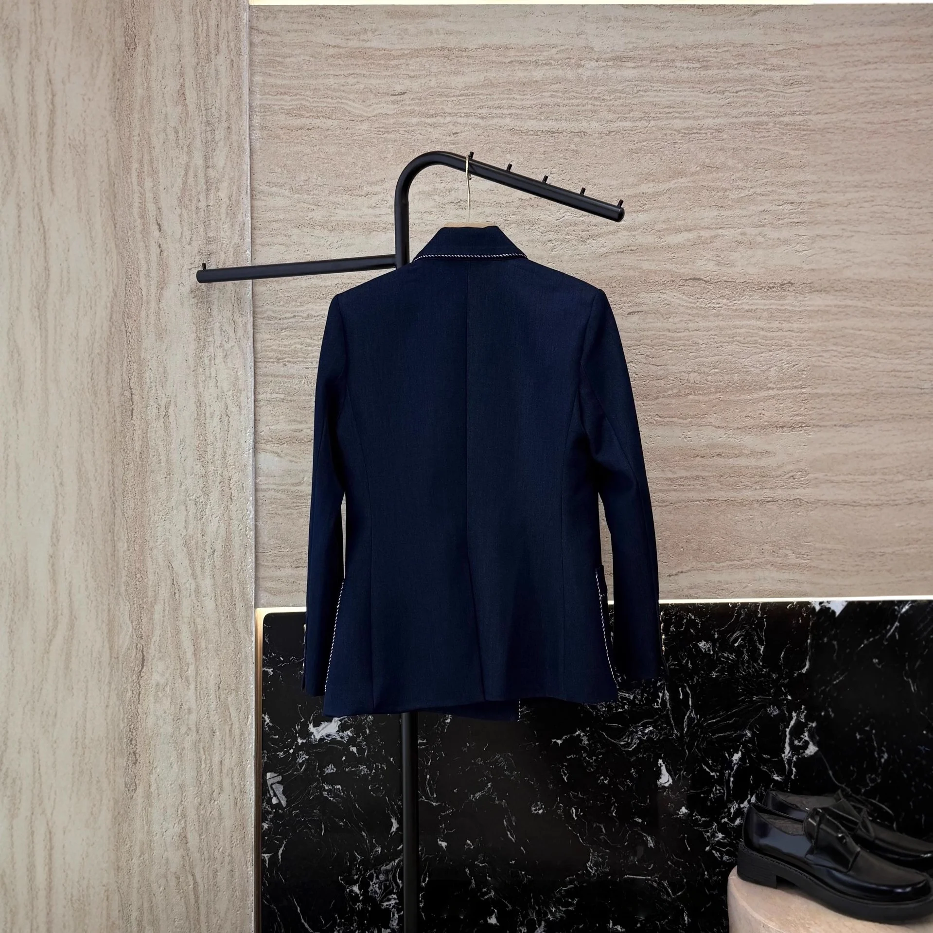 Women's Autumn and Winter New Design Sense Contrast Edge Suit