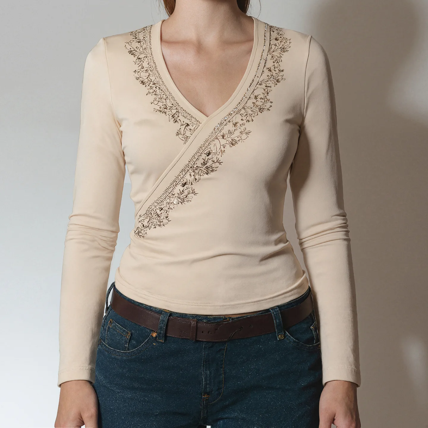 

BKLD Retro Embroidery Cross V-Neck Long Sleeved T-Shirts 2025 Autumn New Fashion Women Clothing Slim Fit Spicy Girl Tops