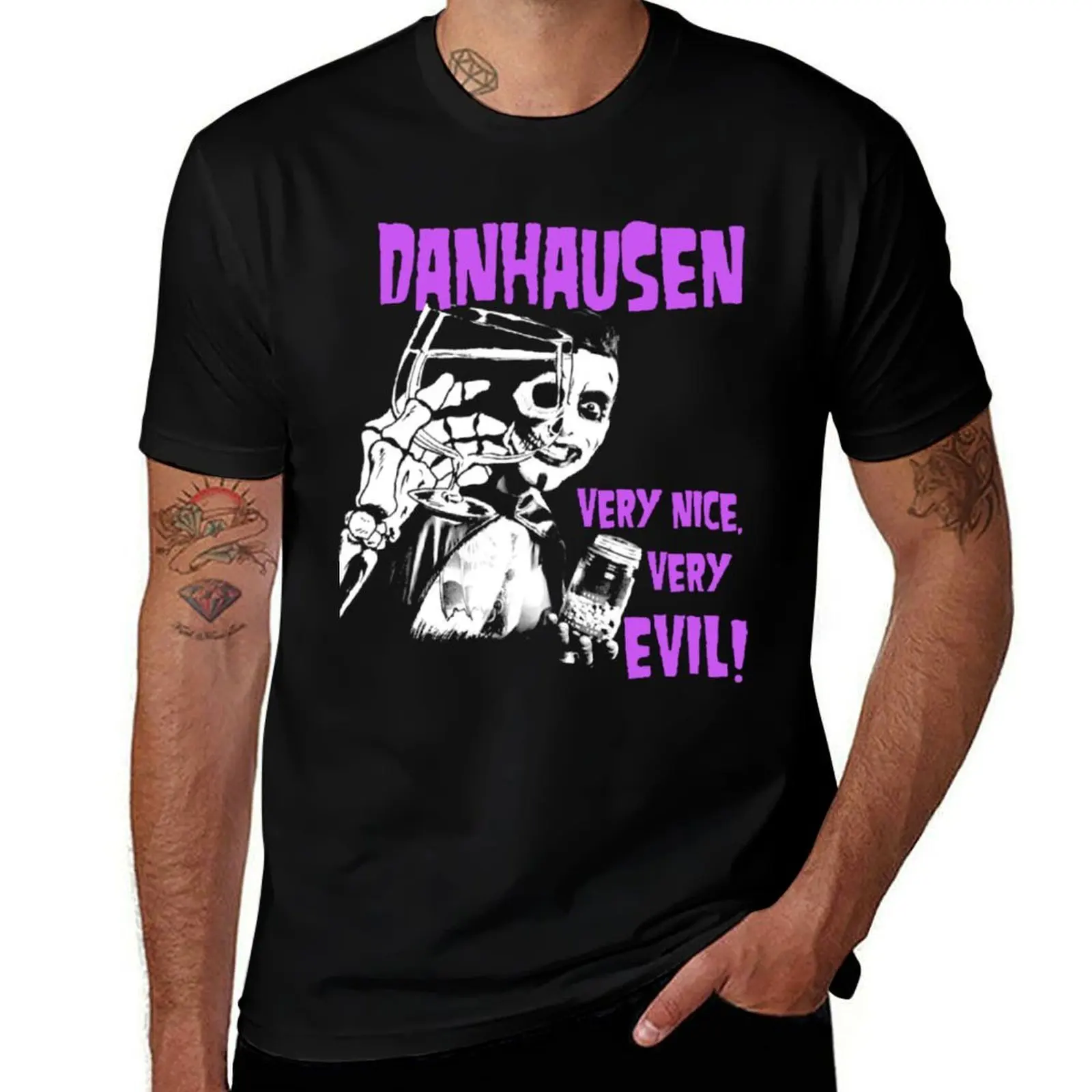 

Danhausen X Misfits Very Nice Very Evil Essential T-Shirt mens graphic t shirts t shirt man cotton T-Shirt