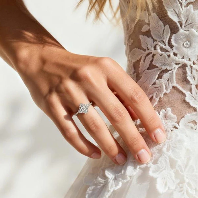 OXTAO Klassischer Ring im Blumenstil, Jubiläumsgeschenke für Frauen, 14K Gold Filled, 3mm Moissanit, Vierblättriger Ehering, Schmuck – Detail 2