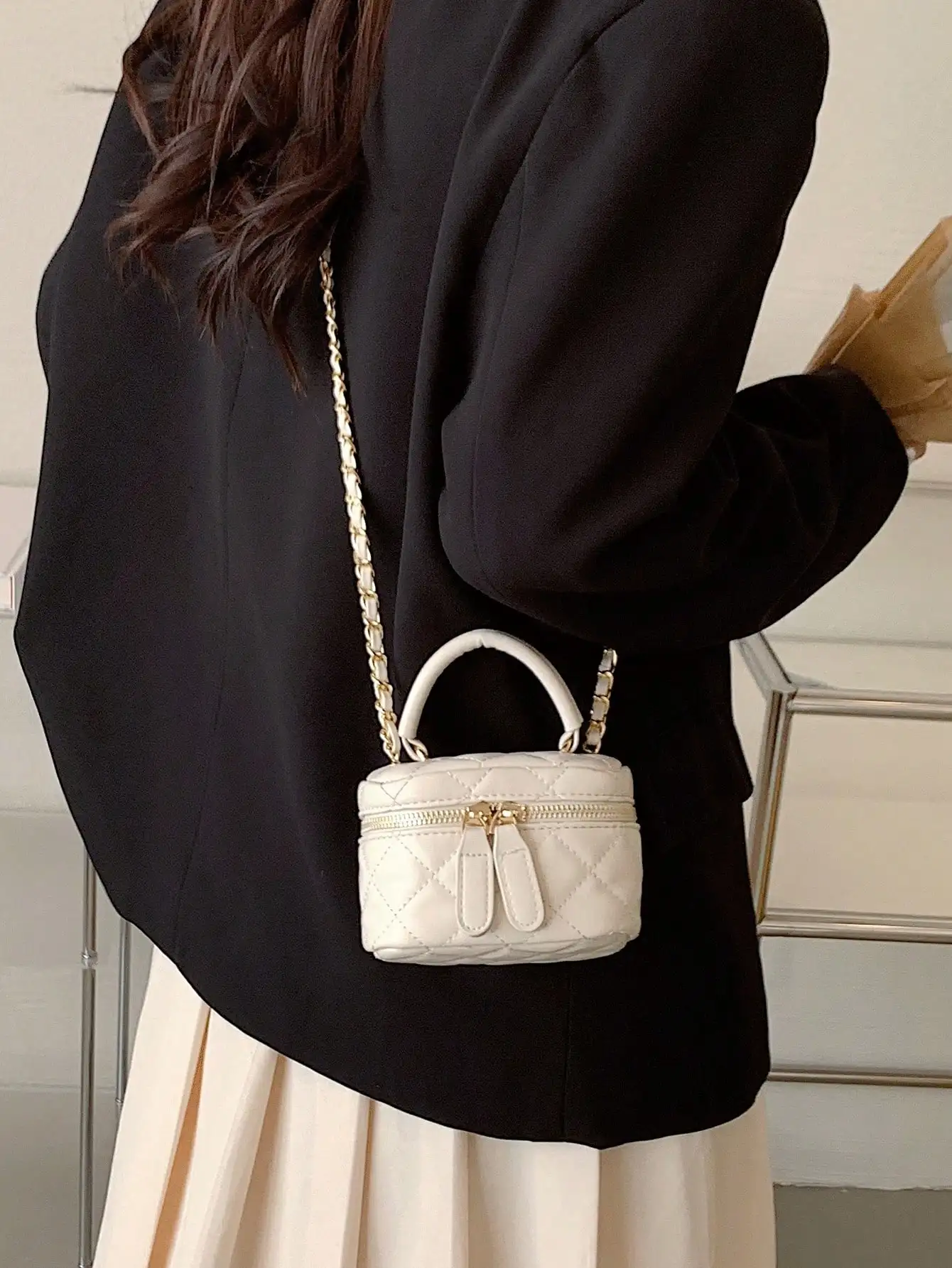 حقيبة دلو صغيرة مبطنة خفيفة الوزن - للفتيات المراهقات/الطلاب/العمال ذو الياقات البيضاء، مثالية للتنقل اليومي/التنقل