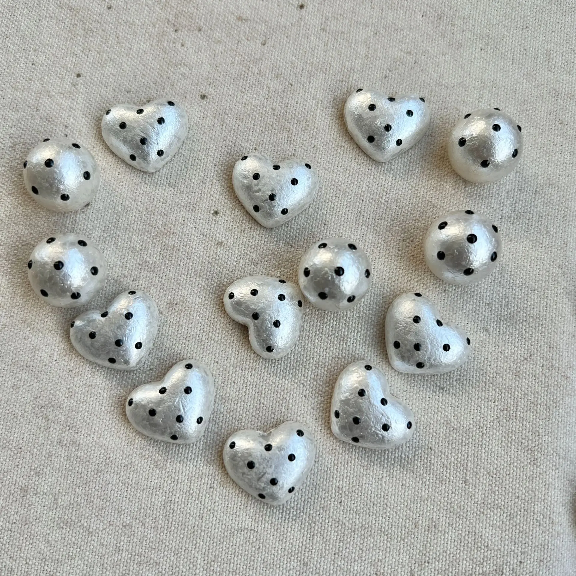 10-pecas-de-apliques-redondos-de-acrilico-com-motivos-de-coracao-e-bolinhas-cabochoes-de-resina-para-acessorios-de-cabelo-joias-e-decoracoes-diy