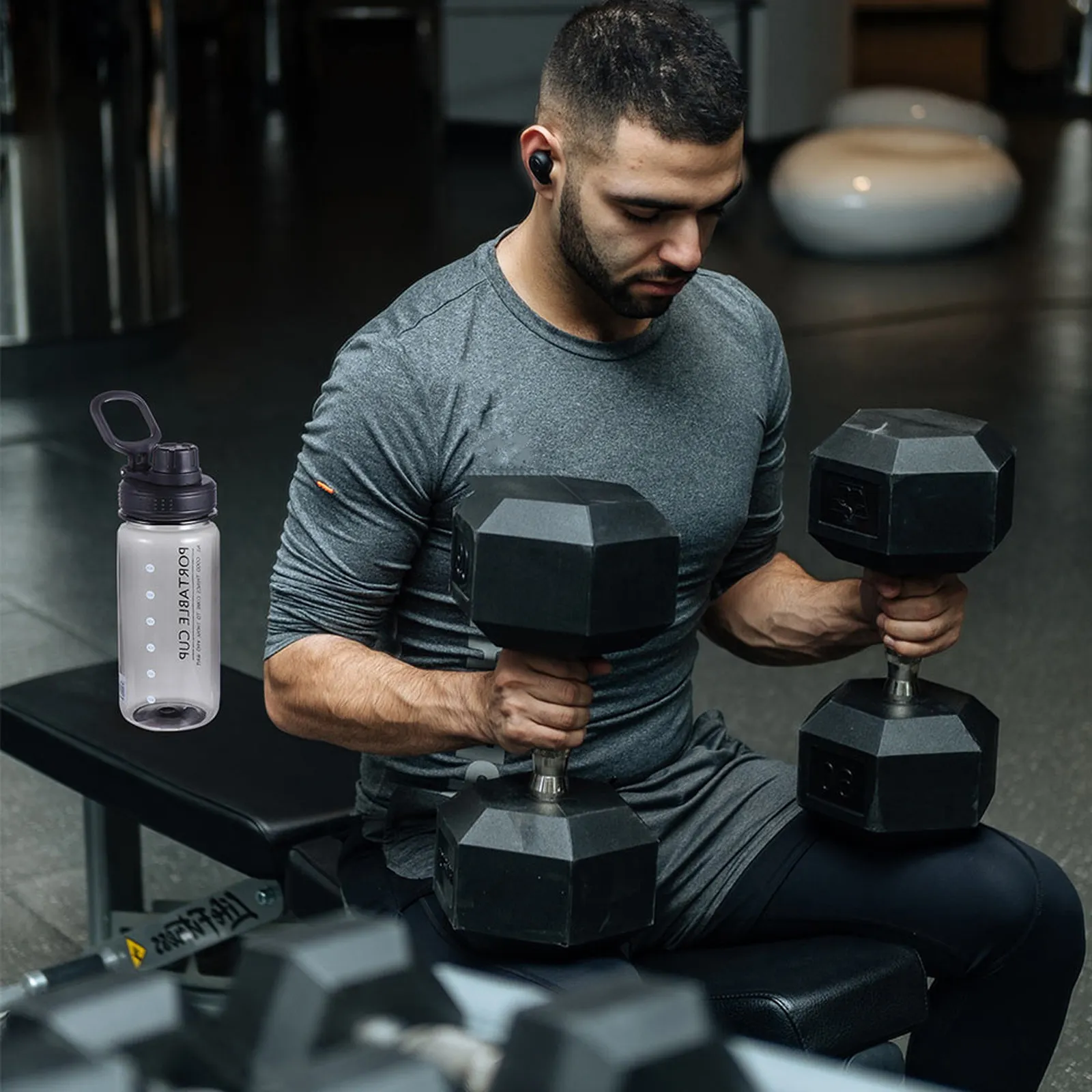 Large Capacity Sports Water Bottle Portable Fitness Drink Container with Ergonomic Non Slip Handle for Running