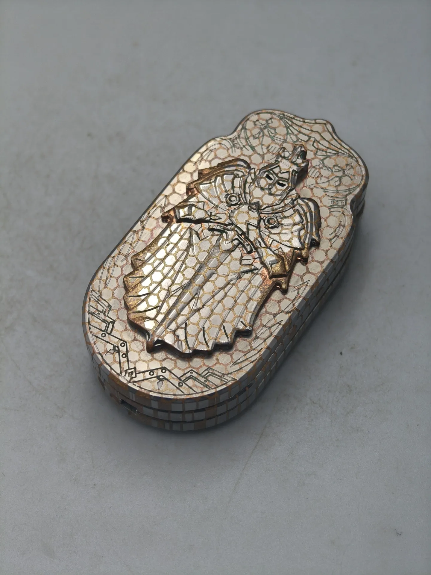 Used EDC alchemist, superconducting King Arthur push card edc metal decompression toy