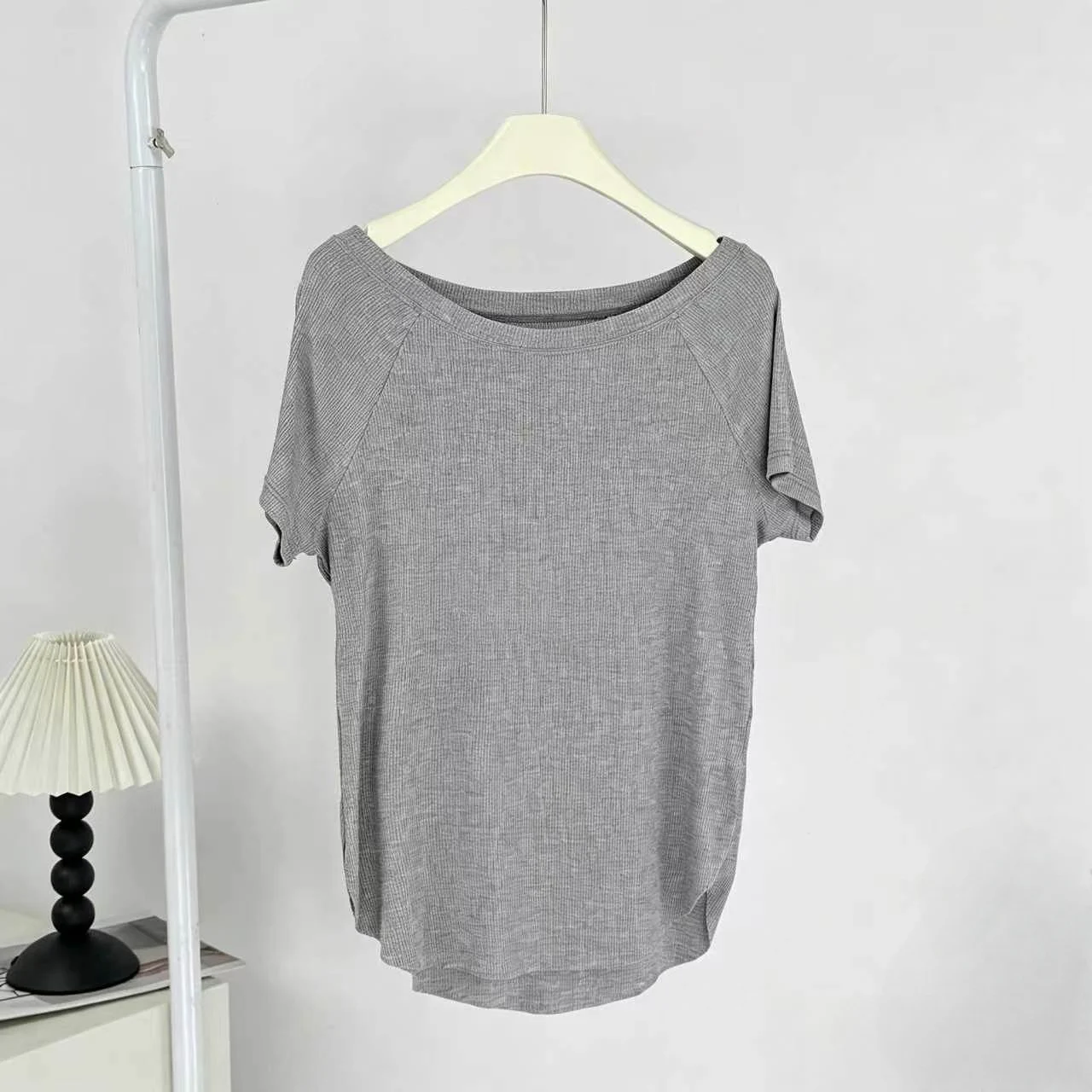 Yoga Clothes for Women 2026 New Style Tops, Lazy Style Summer Nude-Feel Yoga Clothes, Loose Fit, Cover-Up, Suitable for Outdoor Running and Sports