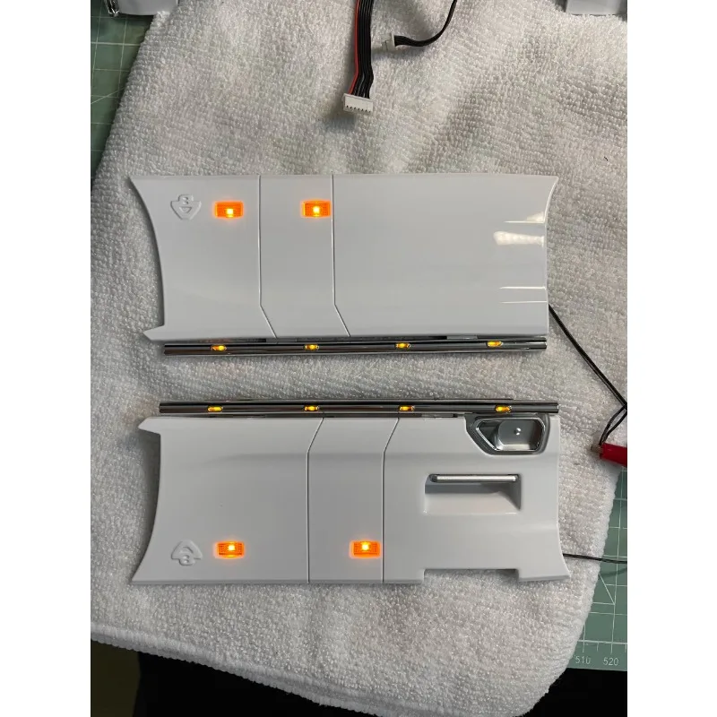 Luz LED de protección de falda lateral, luz inferior, tablero de luz PCB, instalación no destructiva para Tamiya 1/14 RC Scania 770S 56373 56368