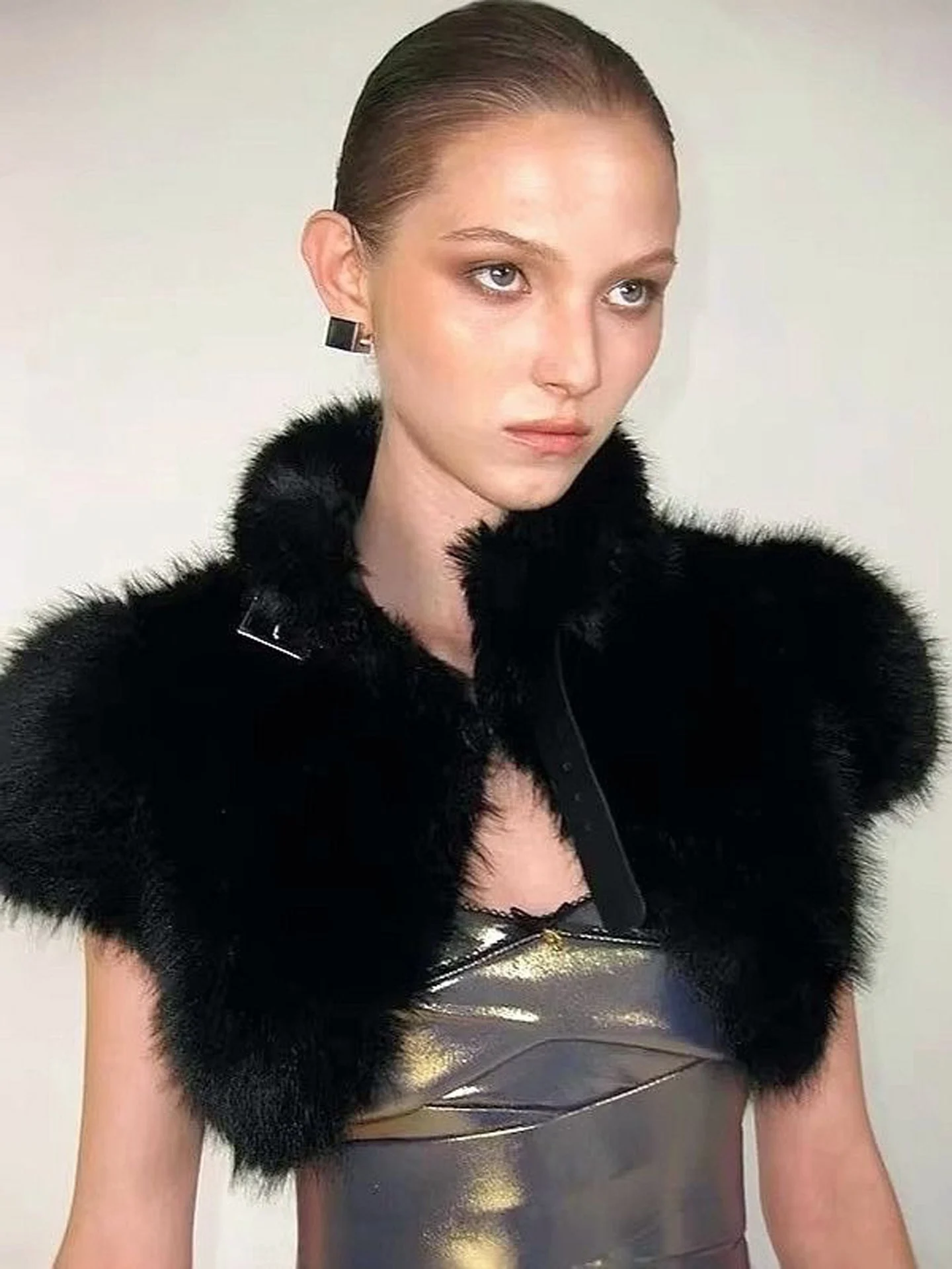 Eco-Friendly Ultra-Short  Design Women's Vest Autumn New Style Stand Collar Furry Jacket Retro Loose Fit Short Sleeve Top