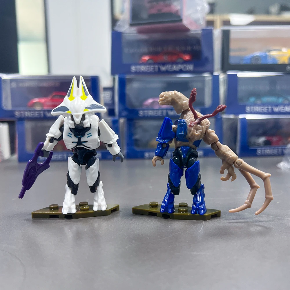 

Mega Construx White Elite High Councilor (v1) Персонаж Flood Combat Form Covenant Elite (темно-синий)