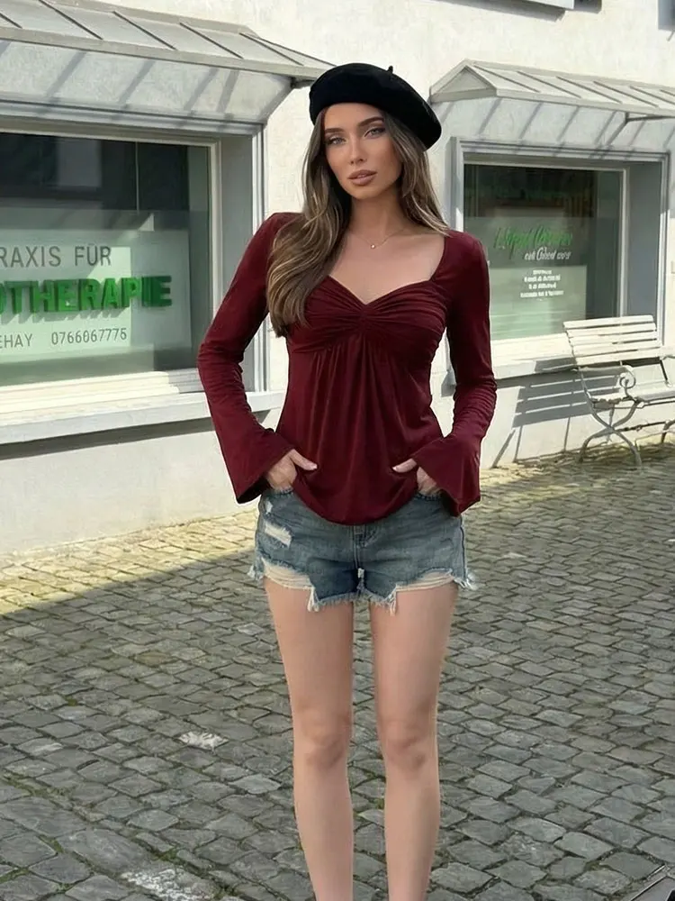 Camiseta Vintage Color Borgoña para Mujer, Cuello en V, Manga Larga, Plisada, Ajustada, Estilo Pullover, Moda Primavera-Verano, Estilo Chic y Urbano