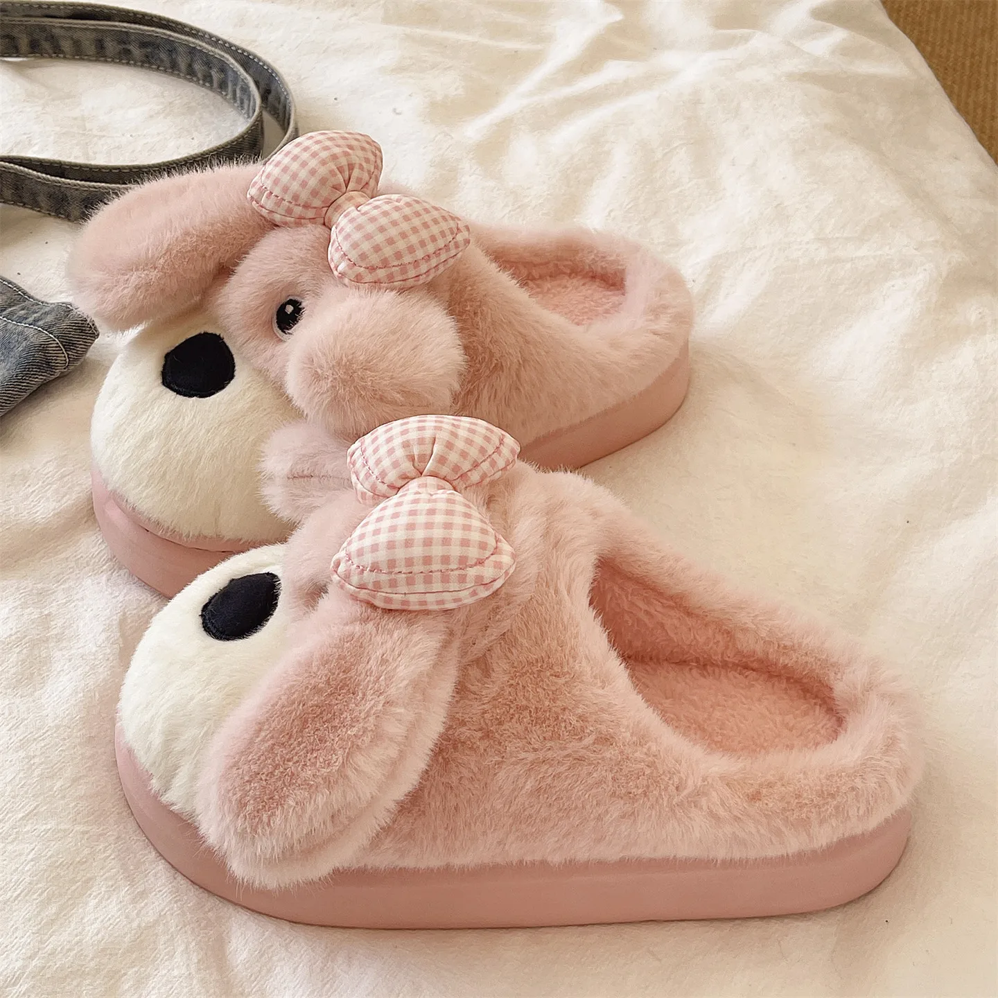 

Women's Winter Cartoon Plush Slippers Indoor Anti-Slip Thick Bottom Fur Booties Soft EVA Material Sweet Style Home Shoes
