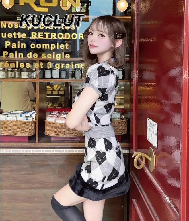 

Women's Knitted Sets Autumn Winter Sweet Japanese Style Patchwork Heart Pattern Slim Fit Short Sleeve Top and Skirt Set