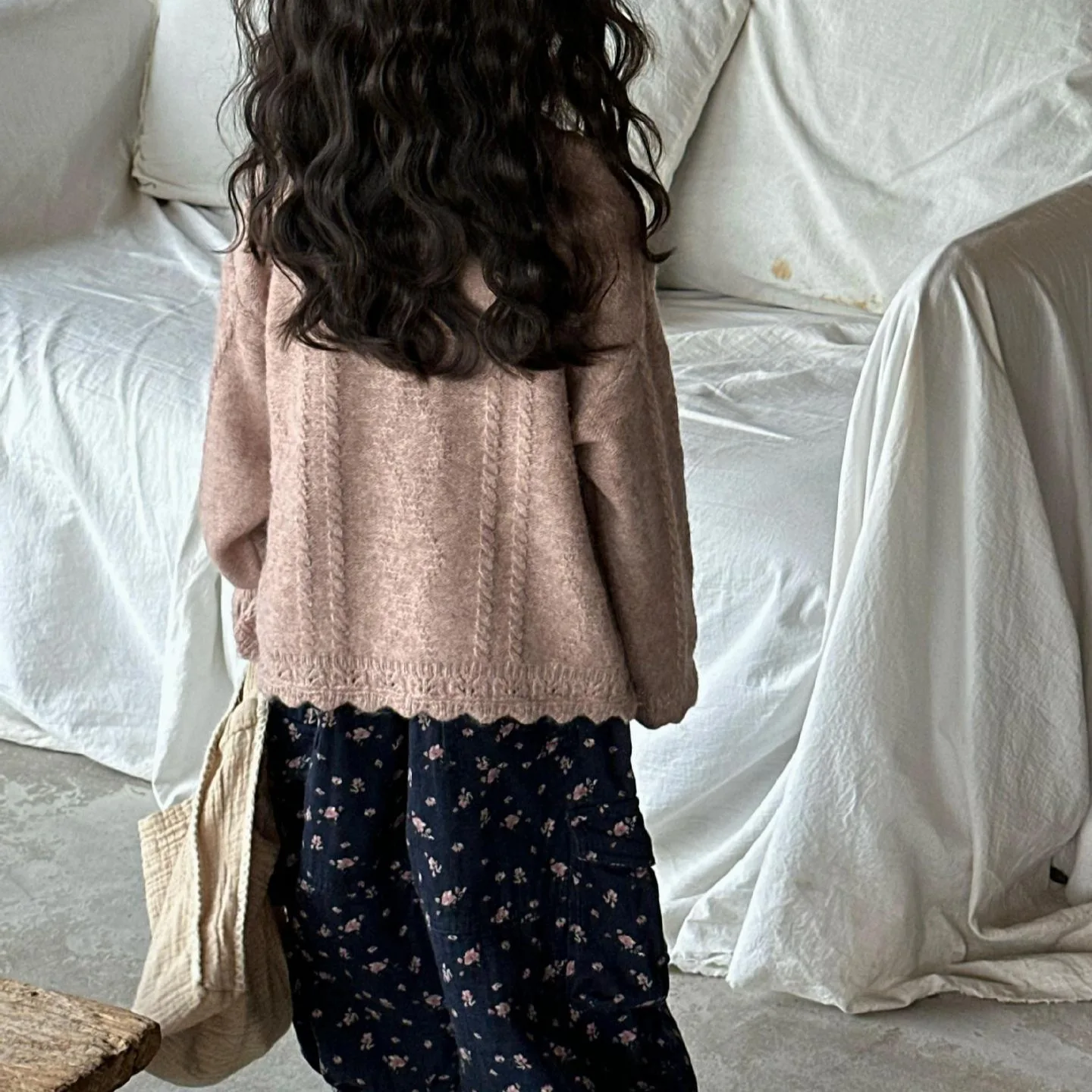 Girls Suit 2024 Autumn New Childrens Wear Korean Style Baby Girl Knitted Top Printed Bottom Floral Pants Three-piece Set Casual image 4