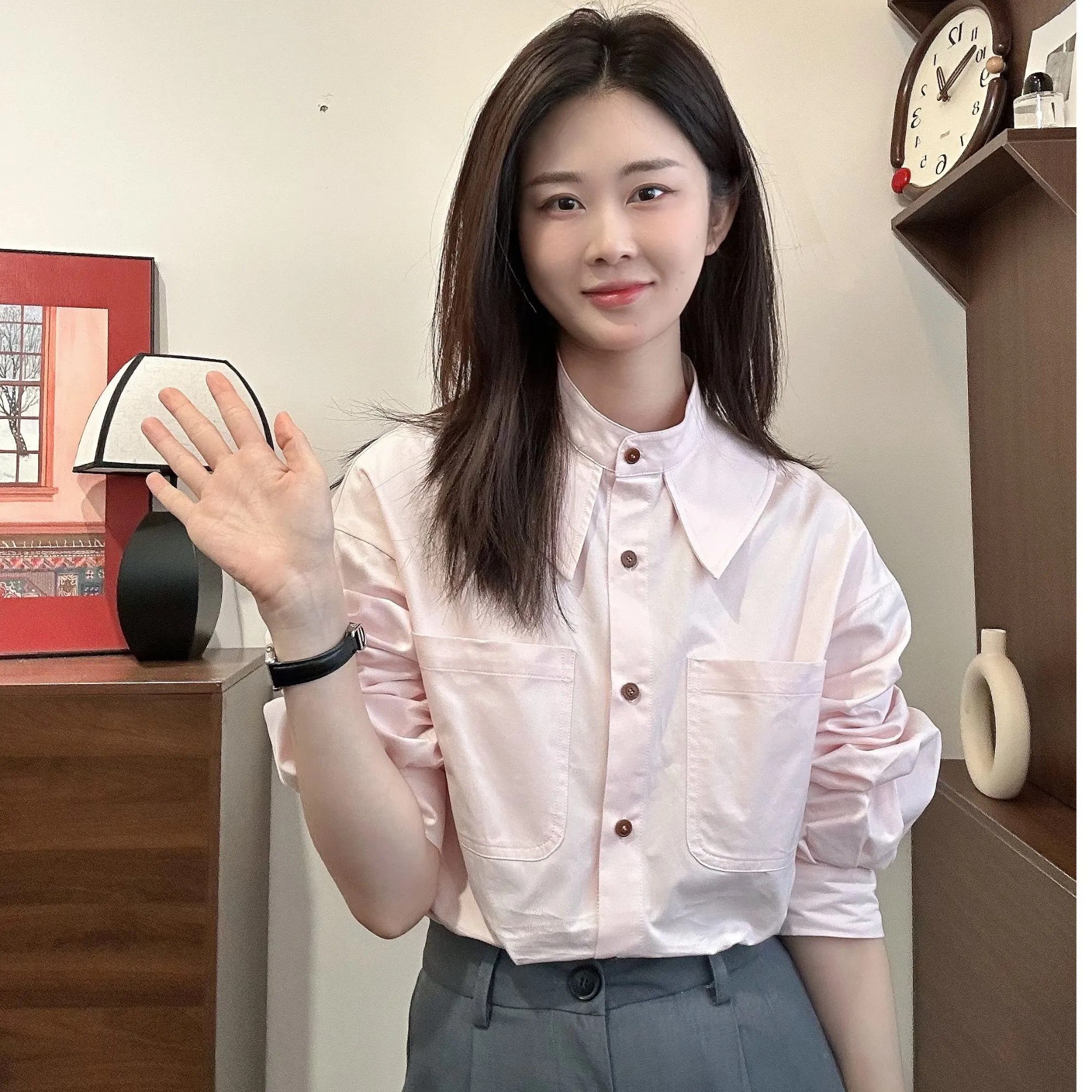 

Модная однотонная повседневная рубашка QD0835 из хлопка с длинным рукавом, свободного кроя, с воротником, в молодежном стиле, для работы и отдыха.