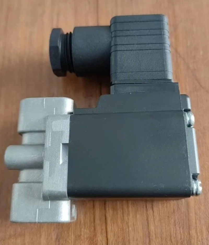 

VCA31-5D-4-02 VCA31-5D-4-02-F Pneumatic Solenoid Valve 1 Piece