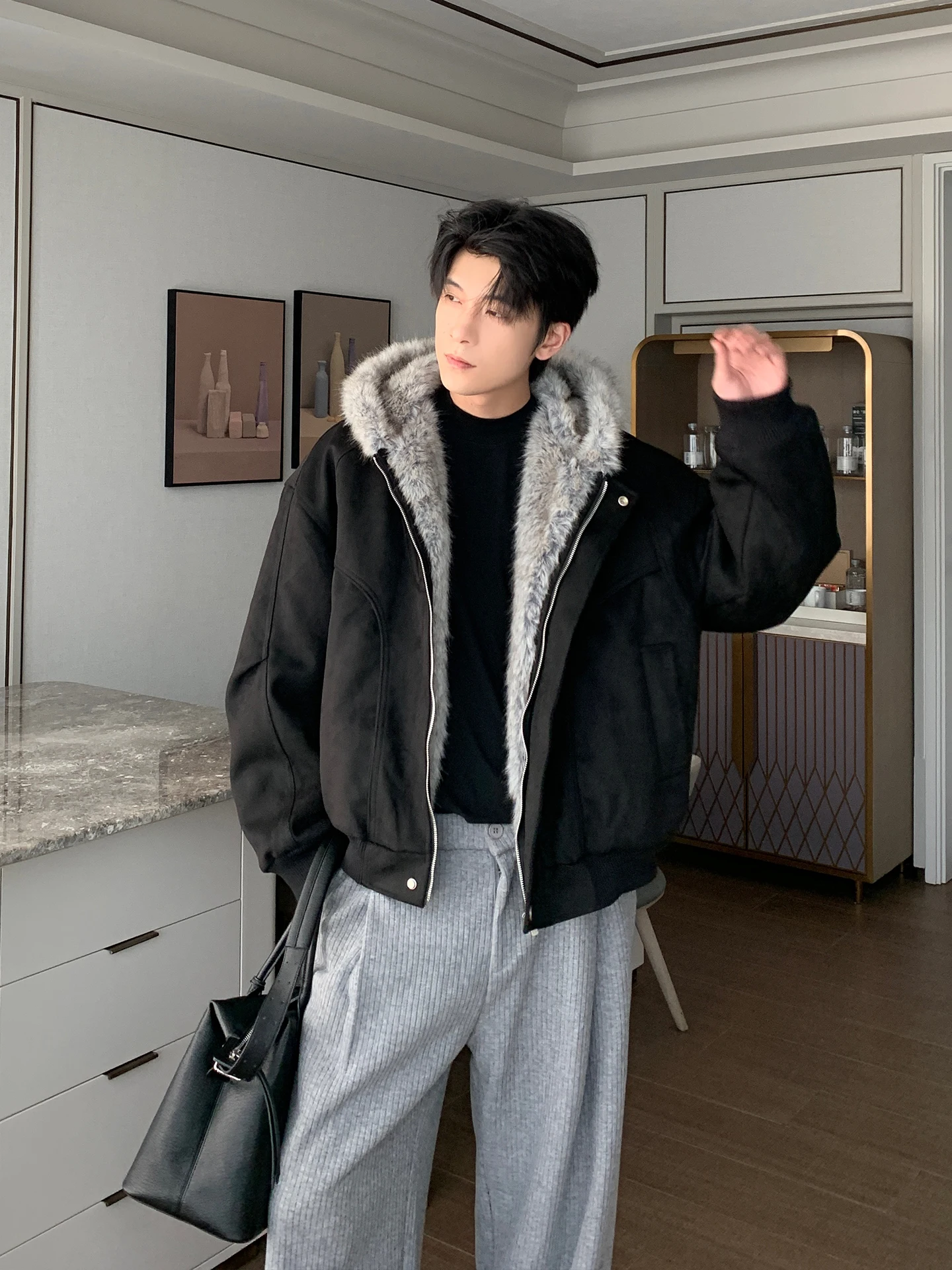 Men's 2025 Winter New Jackets Men's Hooded Padded Jackets Faux Fur Collar Windproof Solid Color Parkas Zipper Simple Chic Coats