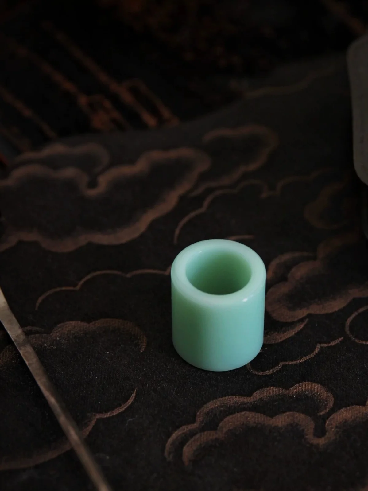 

Purple Literature Xuan Glass Lacquer Cover Holder Tea Ceremony Accories Tea Pot Lid Stand Chinese Sle Handmade Retro Design