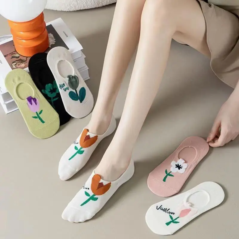 Chaussettes d'été en coton pour femmes, chaussettes de bateau invisibles, bouche peu profonde, fines, mignonnes, tulipes, ne tomberont pas, silicone