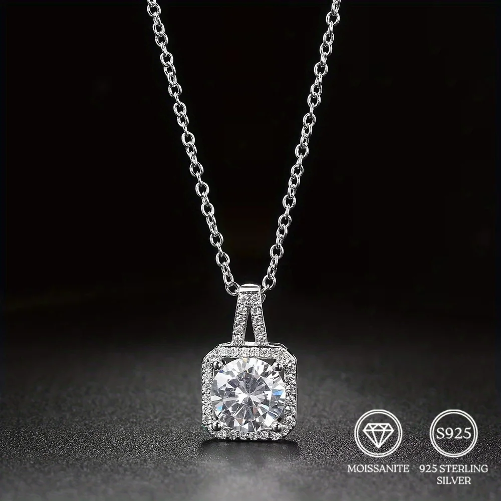 

1 Pc 1/2Carat Elegant Necklace with Sparkling Pendant, Emitting Dazzling Light, Infuses A Touch of Brilliance Into The Holiday.