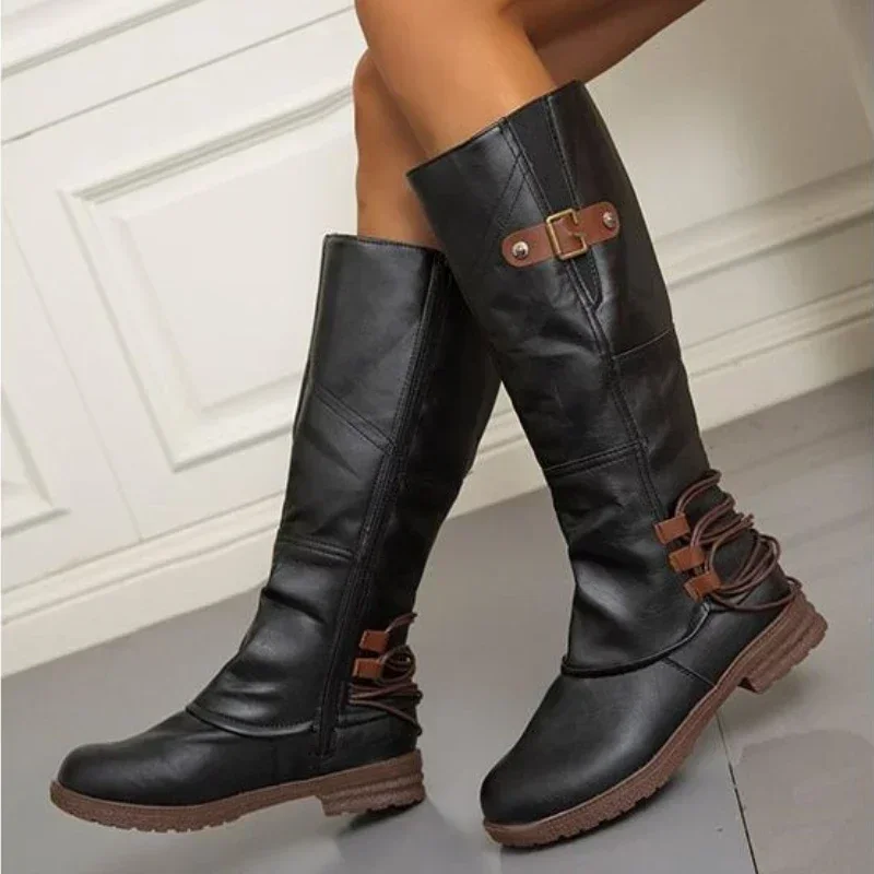 أحذية رعاة البقر الرجعية للنساء الخريف بولي Leather الجلود منتصف العجل أحذية امرأة الجانب سستة كعب سميك حزام مشبك عالية متسابق بوتاس 2024