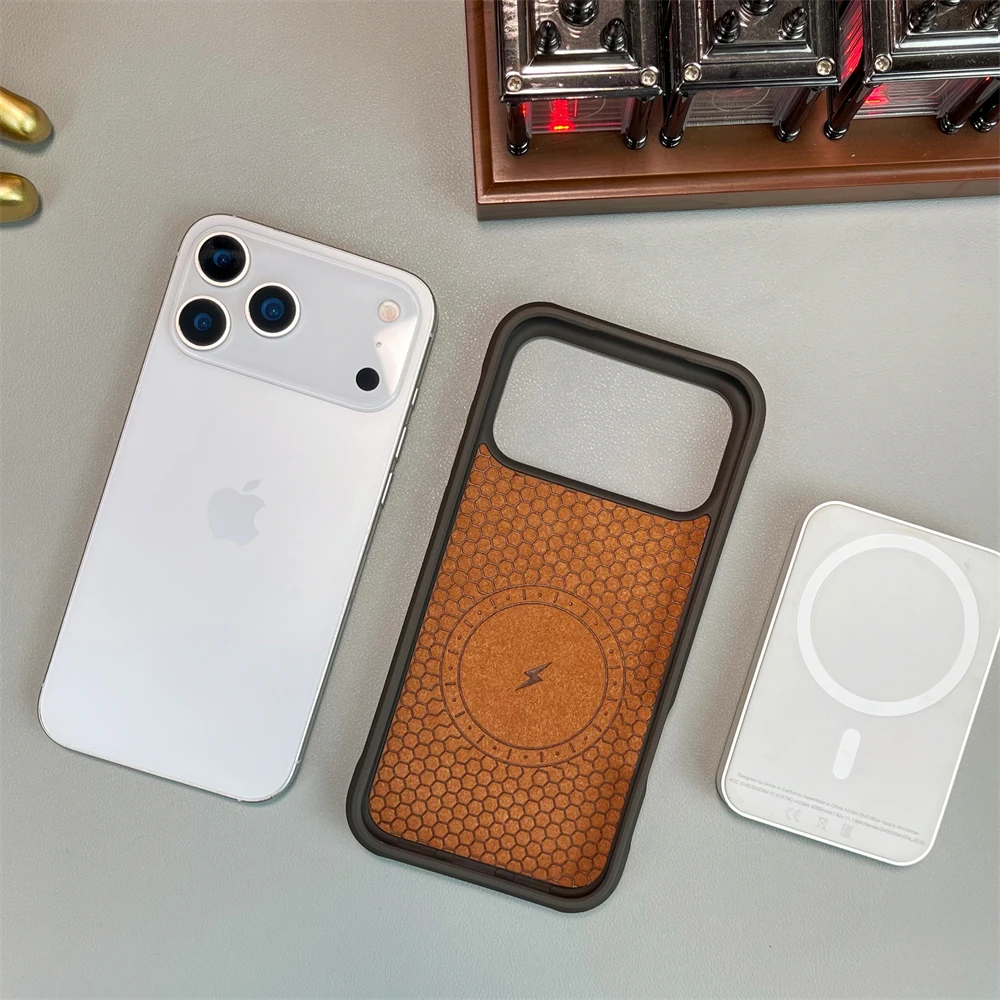 حافظة مدمجة من ألياف الكربون المغناطيسية غير اللامعة لهاتف آيفون 17 إير 16 15 14 برو ماكس لهاتف Magsafe غطاء ممتص للصدمات بلوري