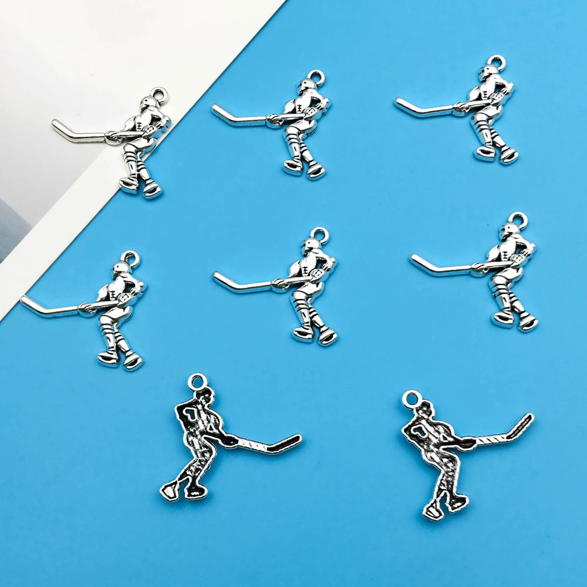 10/20pcs Antique Silvery Ice Hockey Athlete Charms Alloy Sports Pendants For DIY Jewelry Making Findings Craft Accessories