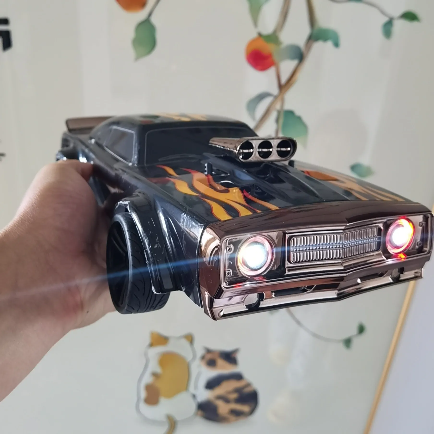 

1:16 High Speed Retro Racing Muscle Car Rc Car 35km/H 4wd With Led Light Remote Control Cars Scy-16303 Model Scy16303 Boy Gift