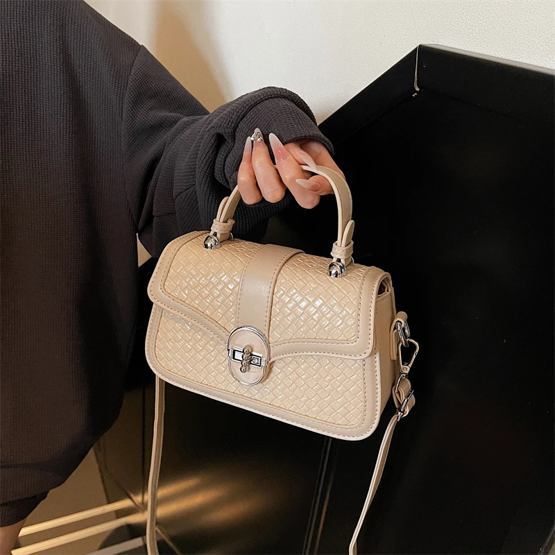 미니멀하고 심플한 빈티지 캐주얼 여성용 레저백, 솔리드 컬러 트렌디 로고와 메신저백 디자인