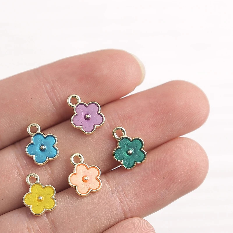 10 Stück 9 x 12 mm niedliche Mini-Emaille-Blumen-Charms-Anhänger für Schmuckherstellung, Halsketten, Ohrringe, Armbänder, DIY, handgefertigtes Bastelzubehör – Detail 3
