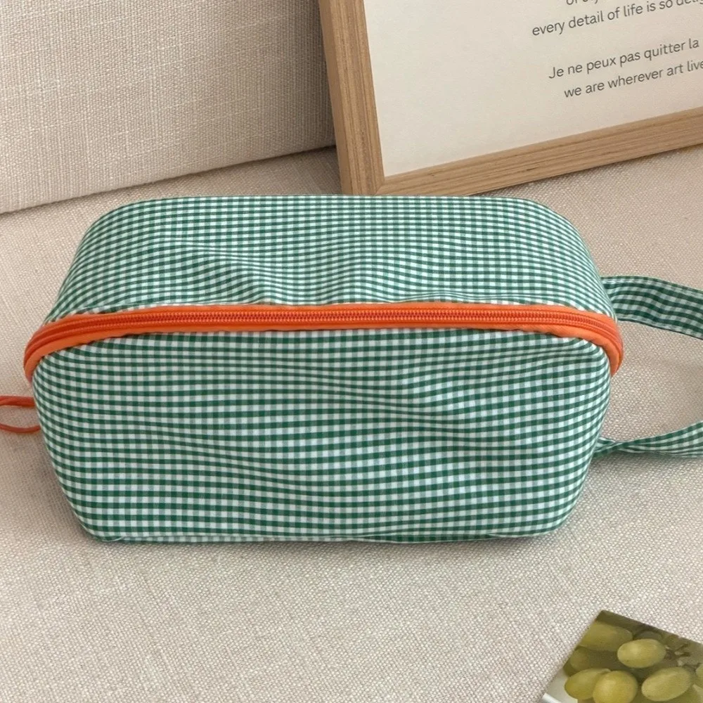 Pillow Shaped Travel Cosmetic Bag Large Capacity Plaid Checkered Toiletry Bag Large Opening Multi-functional