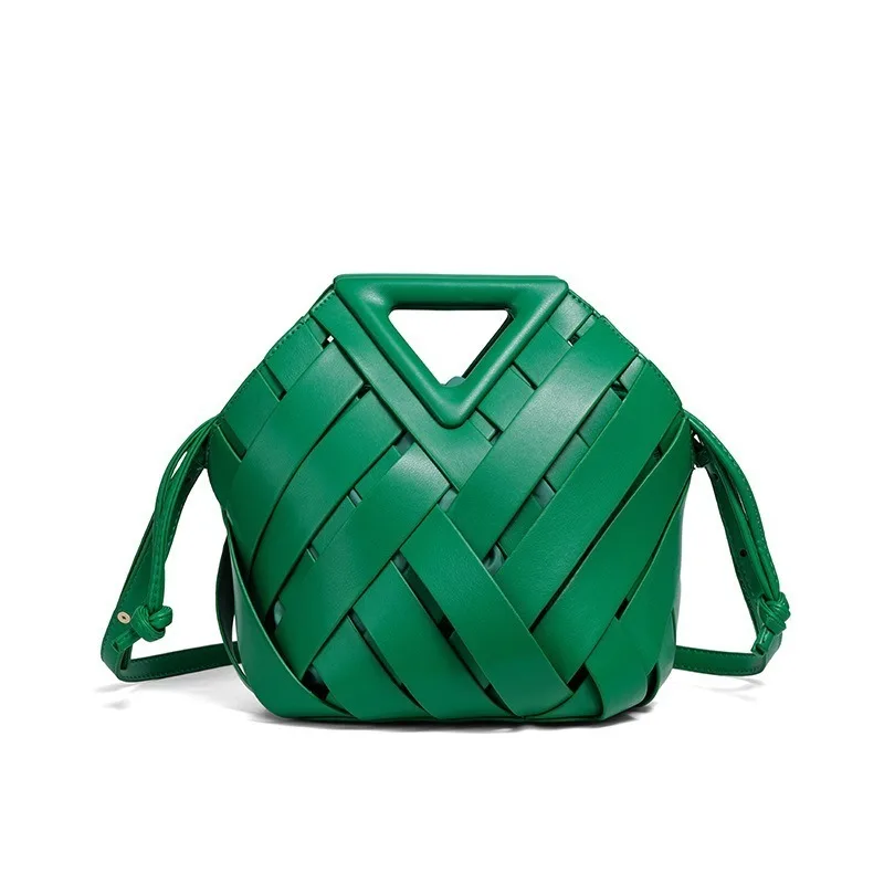 

2025 new large-capacity handheld triangular clip bag with diamond-pattern weave