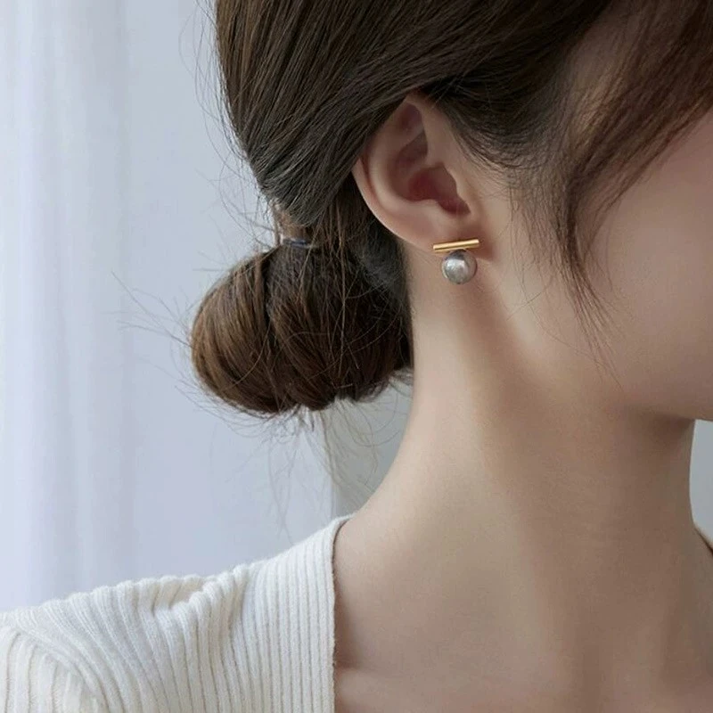 925 Silver Needle Korean Fashion Pearl Earrings For Women Jewelry 2026 Trending New French Women's Red White Grey Pearl Earrings view 3