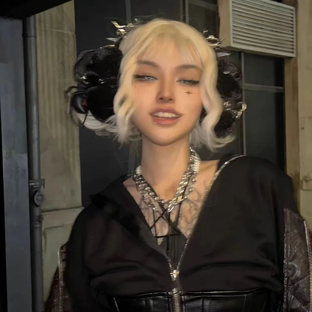 Nuovo fatto a mano Venom Spider Peluche Paraorecchie Darkly Nero Punk Rivetti Calda Sottocultura Paraorecchie Pieghevoli Accessori Invernali per le Ragazze