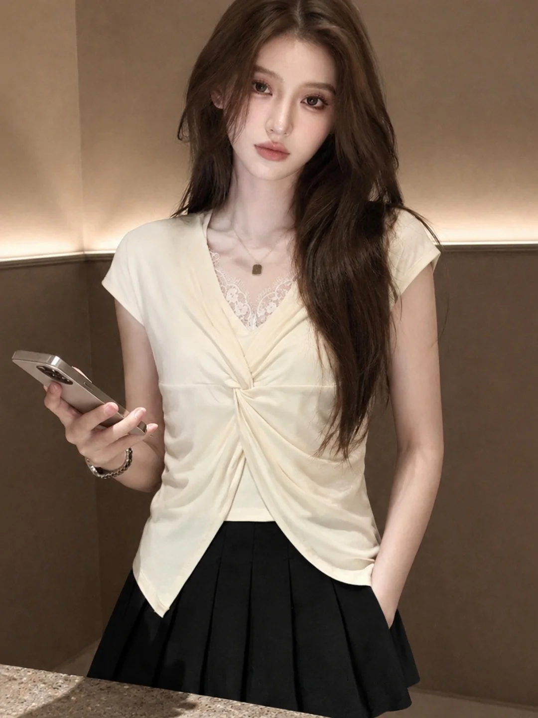 

Slim Fit Lace Patchwork V-Neck Short Sleeve T-Shirt Elegant Gentle Versatile Flattering Summer 2026 Korean Style Silk Top