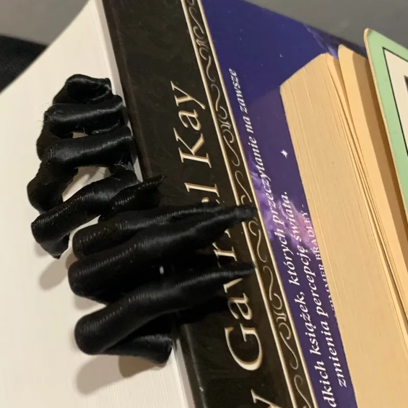Teufelshand-Lesezeichen, perfekt für Menschen mit ausgefallenen Geschmackskanälen, verleiht ein gruseliges Ambiente und verbessert das Leseerlebnis. – Detail 3