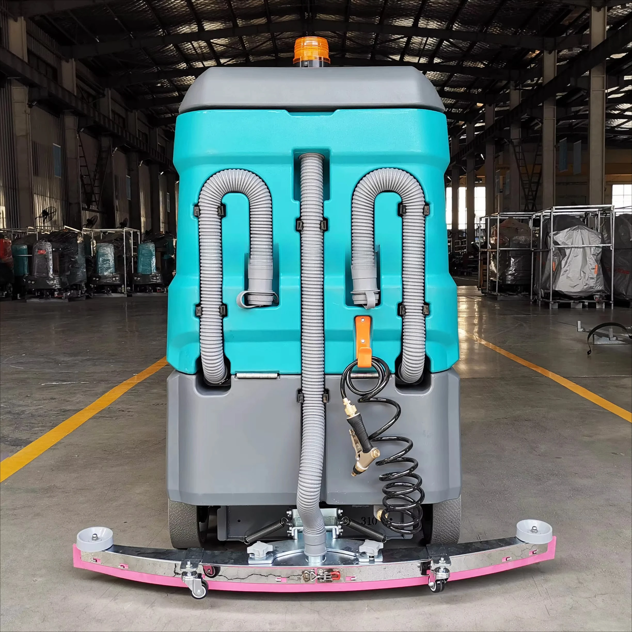 KW-1050 معدات التنظيف الصناعية غسالة الأرضيات ركوب كبير على آلة تنظيف الأرضيات لغسل أرضيات البلاط