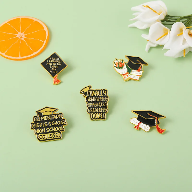 Degree Cap Metal Brooch Principal PhD Bachelor School Service Graduation Cap Capsule Book Cap Badge Punk Pins Jewelry