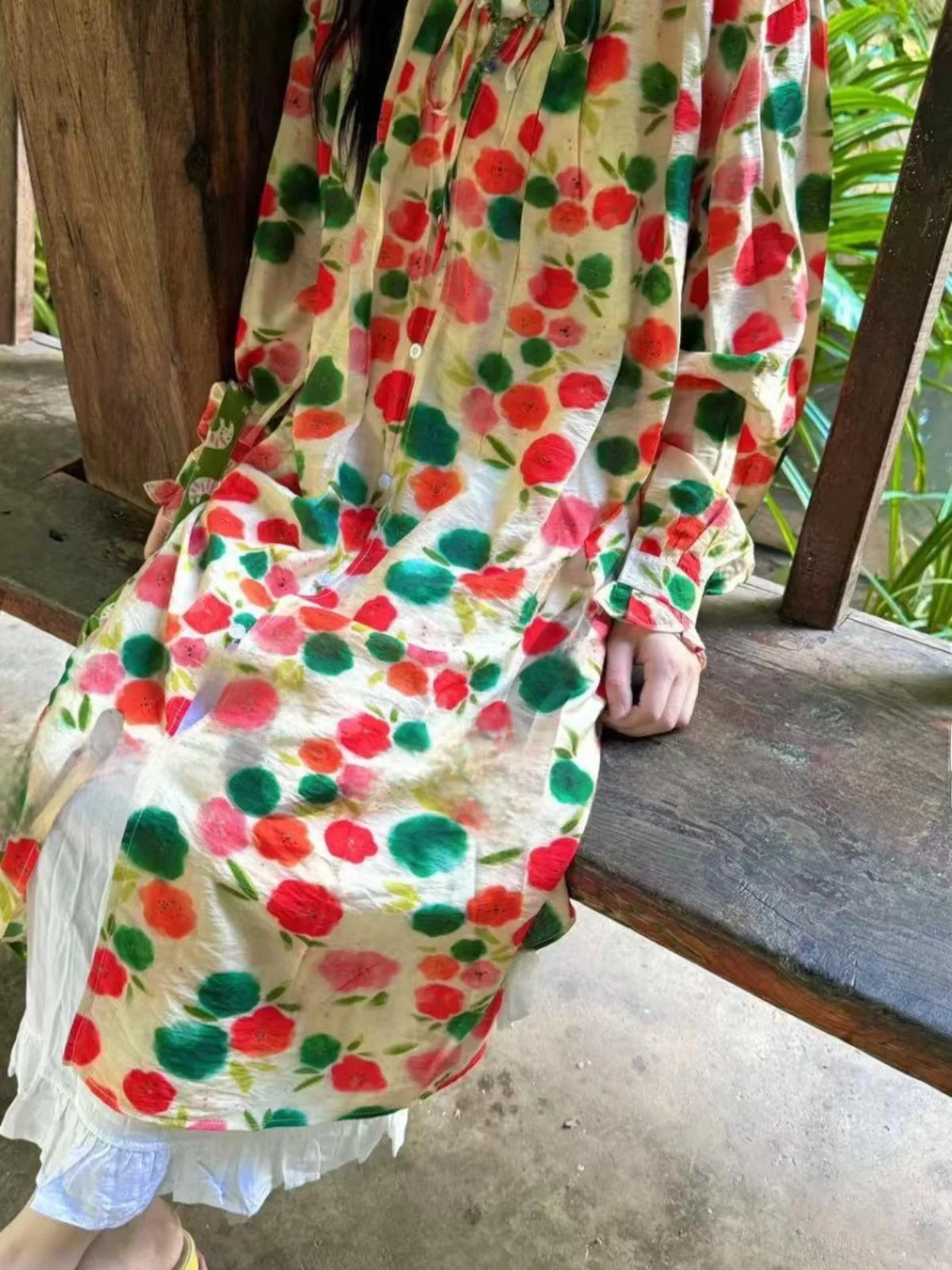 

White Enhancing Cotton Blend Floral Print irt Dr Jaet Sweet Sle Loose Fit Asymmetric Hem Long Sve mid Length