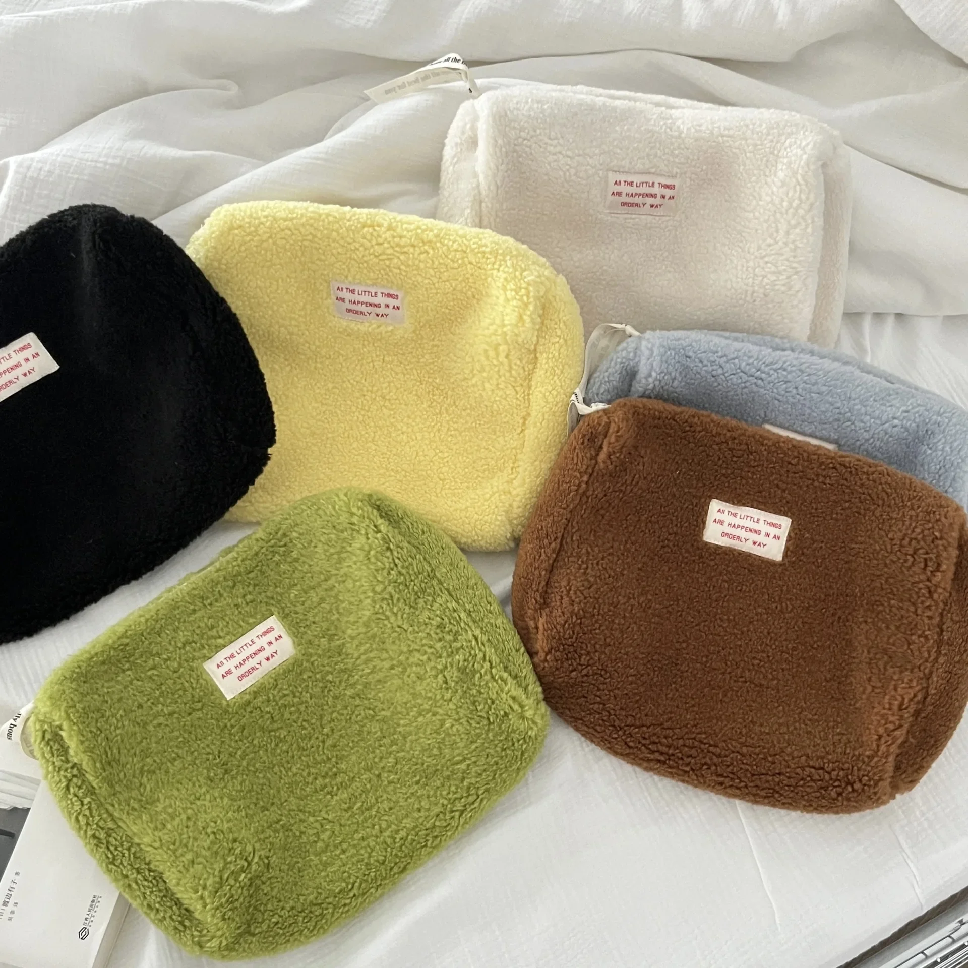 Faux Lamb Wool Women Cosmetic Bag Makeup Cases Ladies Soft Plush Storage Bags Large Capacity Female Portable Clutch Handbags