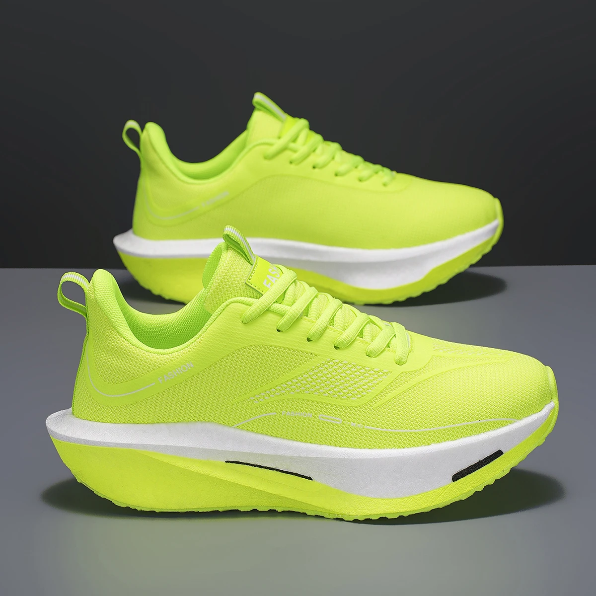 マラソンカーボンボードスペシャルティメンズスニーカーカジュア - Men'S Shoes Basketball のレビューと価格