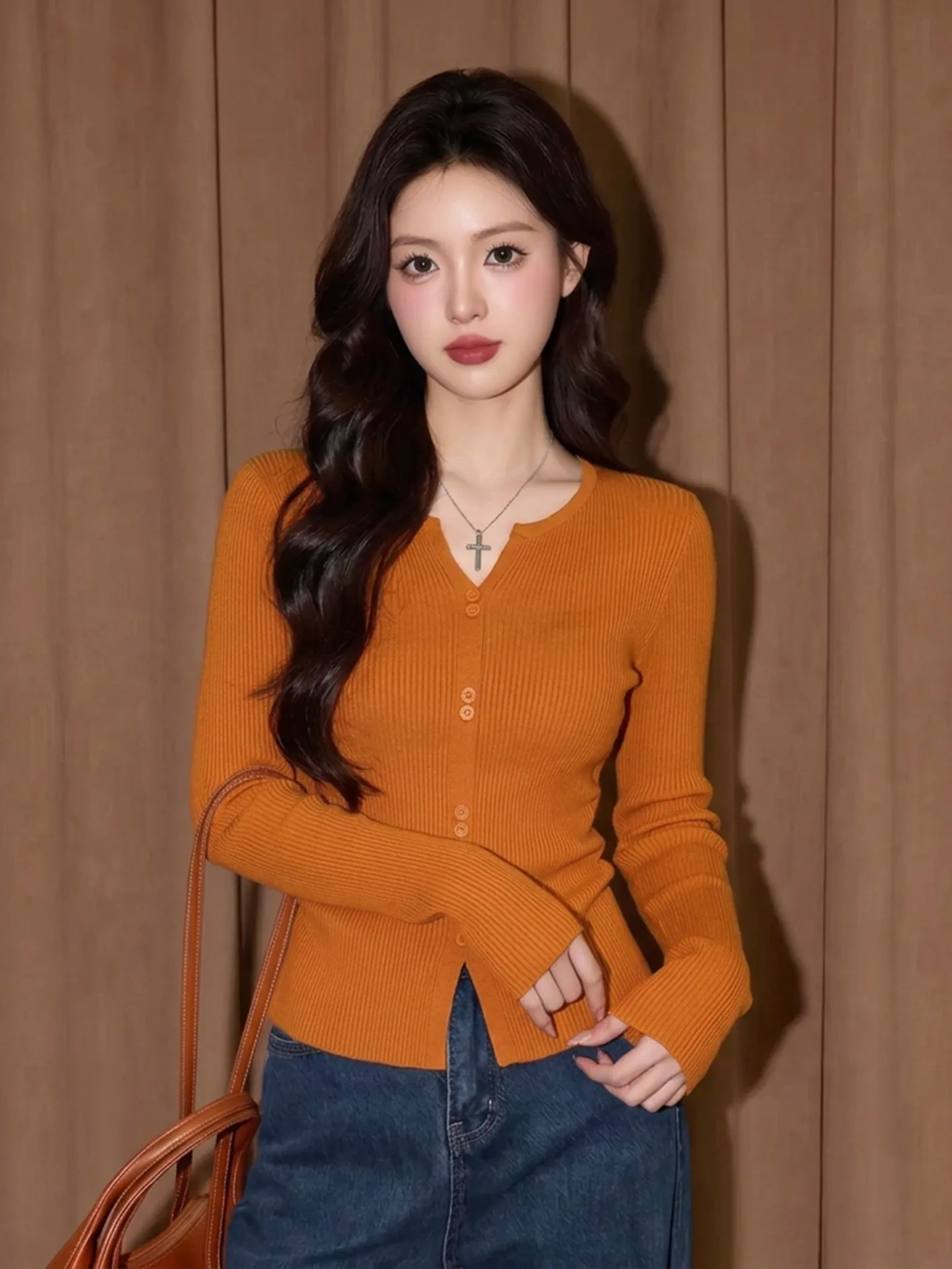 Orange V-Neck Long Sleeve Knitted Base Shirt Women's Early Autumn Unique Beautiful Guangzhou Thirteenth Factory T-Shirt