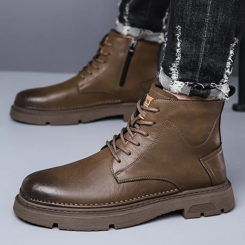 Nuevas botas al aire libre, zapatos de otoño e invierno para hombre, botas de trabajo Retro, zapatos cálidos de terciopelo de algodón de alta calidad, botas de cuero genuino para hombre