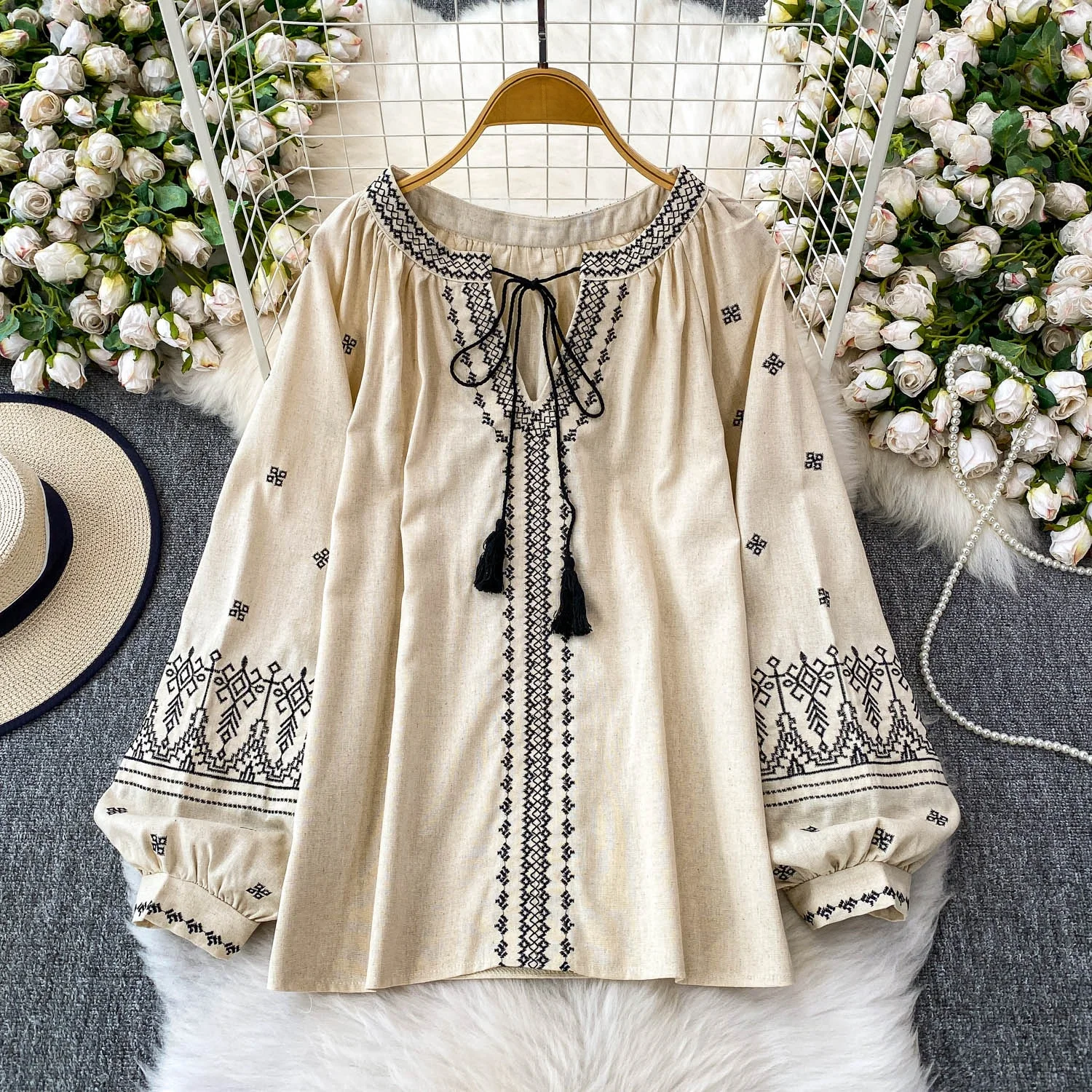 

Ele V-Ne Lantern Sve irt Women's Loose Fit Embroidered Belted Korean Sle Anti-Wrinkle Long Sve Casual Top